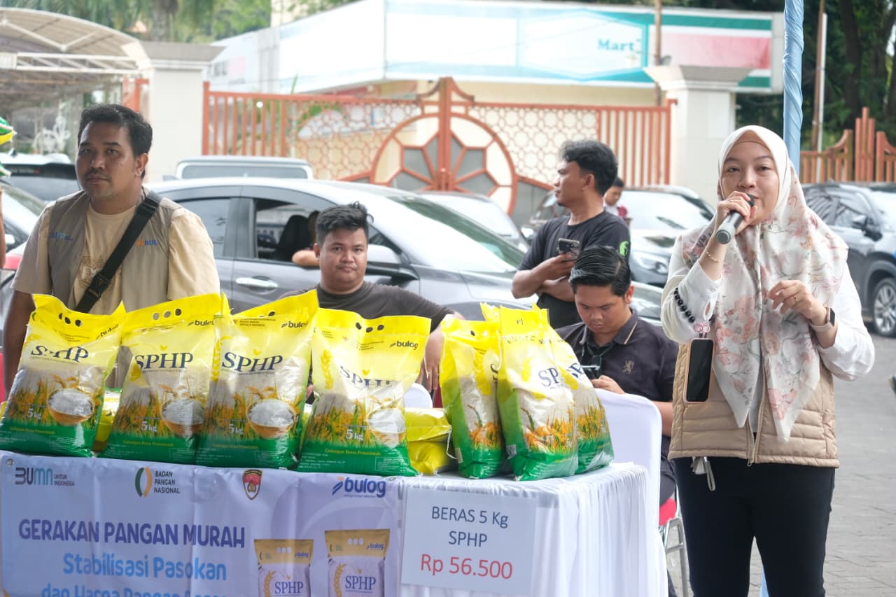 Ditreskrimsus polda kalsel gelar gerakan pangan murah di cfd banjarmasin,