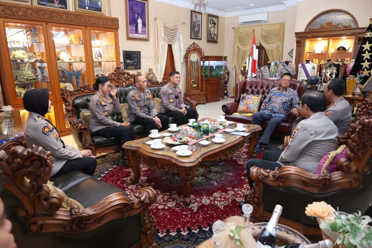 Divhumas polri laksanakan anjangsana silaturahmi ke jenderal pol (purn) da’i