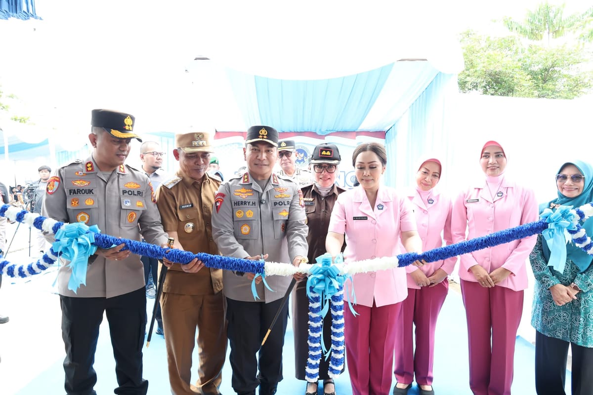 Dukung program mbg, kapolda riau resmikan sppg di inhil