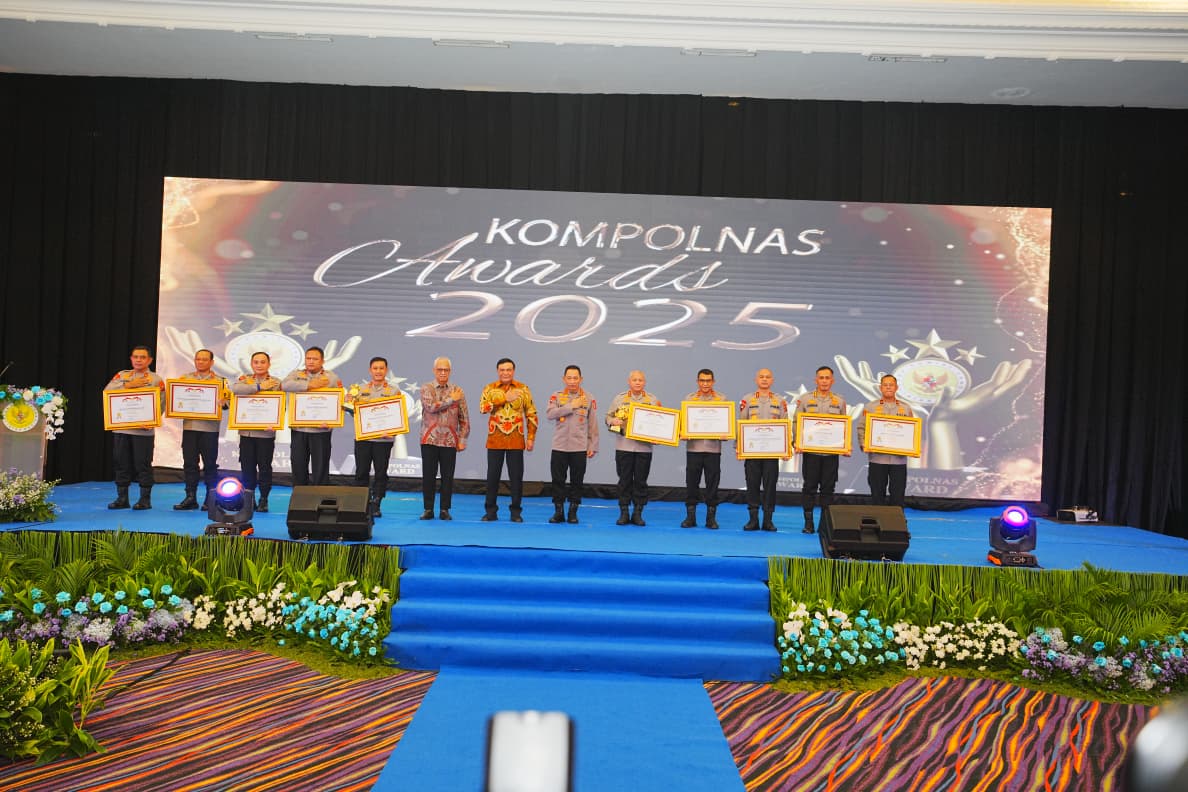 Kapolri hadiri kompolnas award: polri tak antikritik, komitmen terus perbaiki