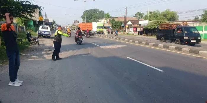 Kecelakaan antardua motor di tasikmadu karanganyar, dua orang luka luka