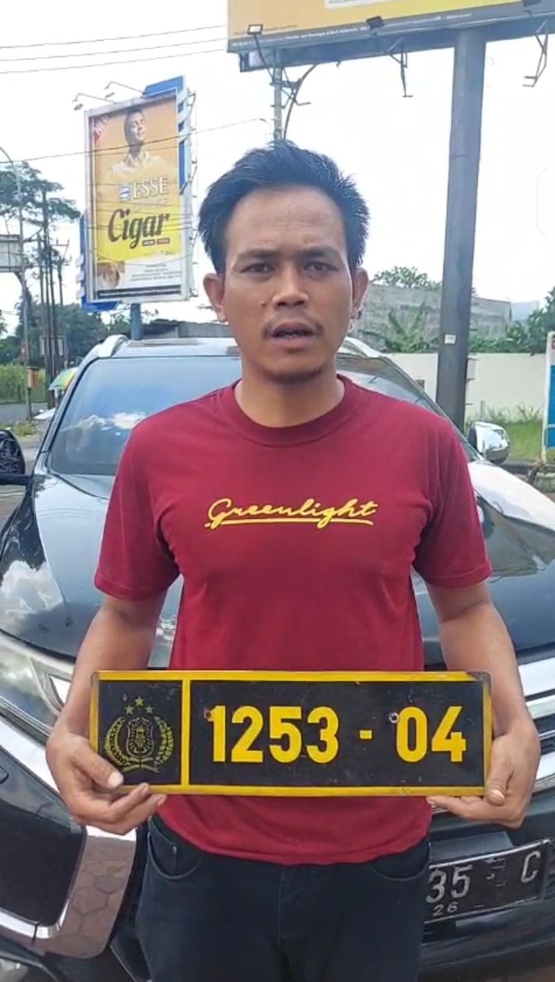Ketahuan Pakai Pelat Dinas Palsu, Sopir Pajero Diamankan Polisi