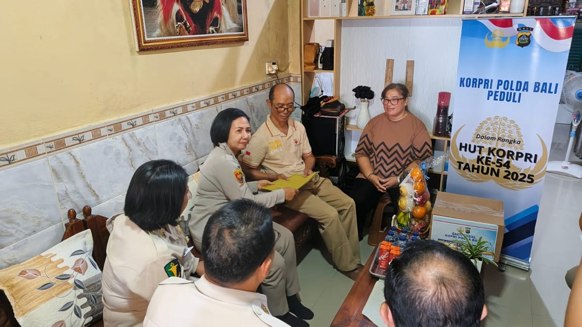 Korpri polda bali gelar anjangsana, kunjungi anggota yang sakit jelang