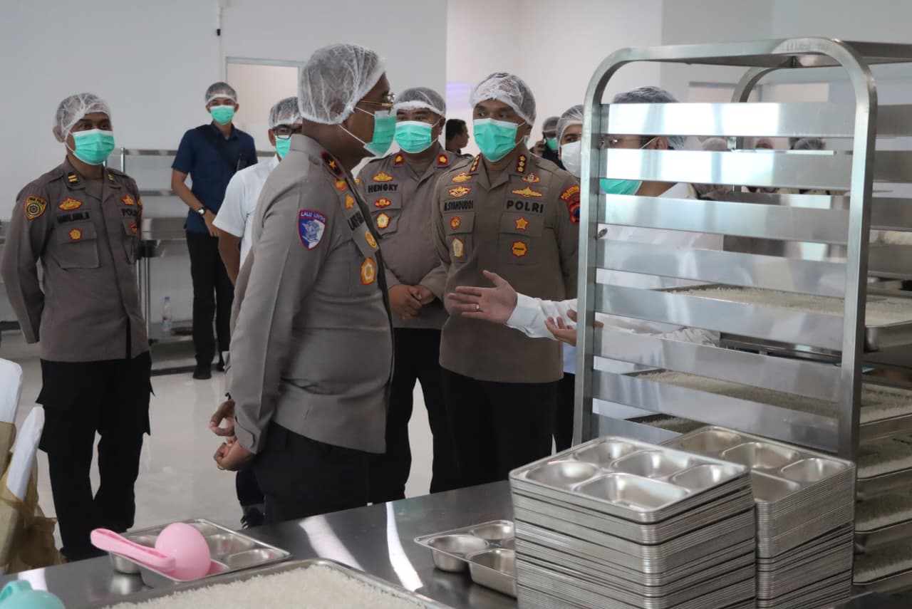 Pastikan asupan gizi personel terpenuhi, kapolda jateng sambangi sppg polrestabes