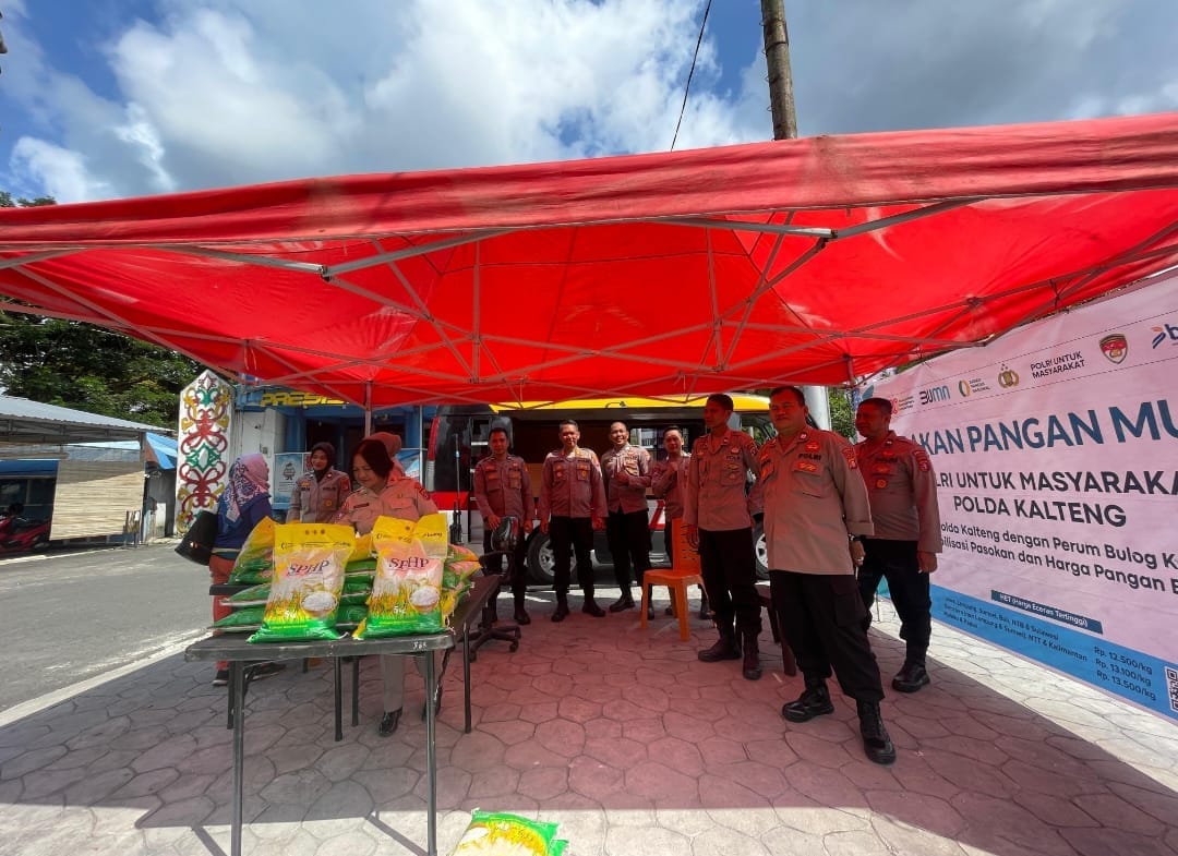Polda kalteng dan polres jajaran salurkan 17 ton beras murah