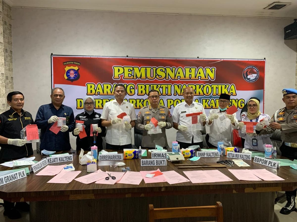 Polda kalteng musnahkan 1,25 kilogram sabu dan 43 butir ekstasi
