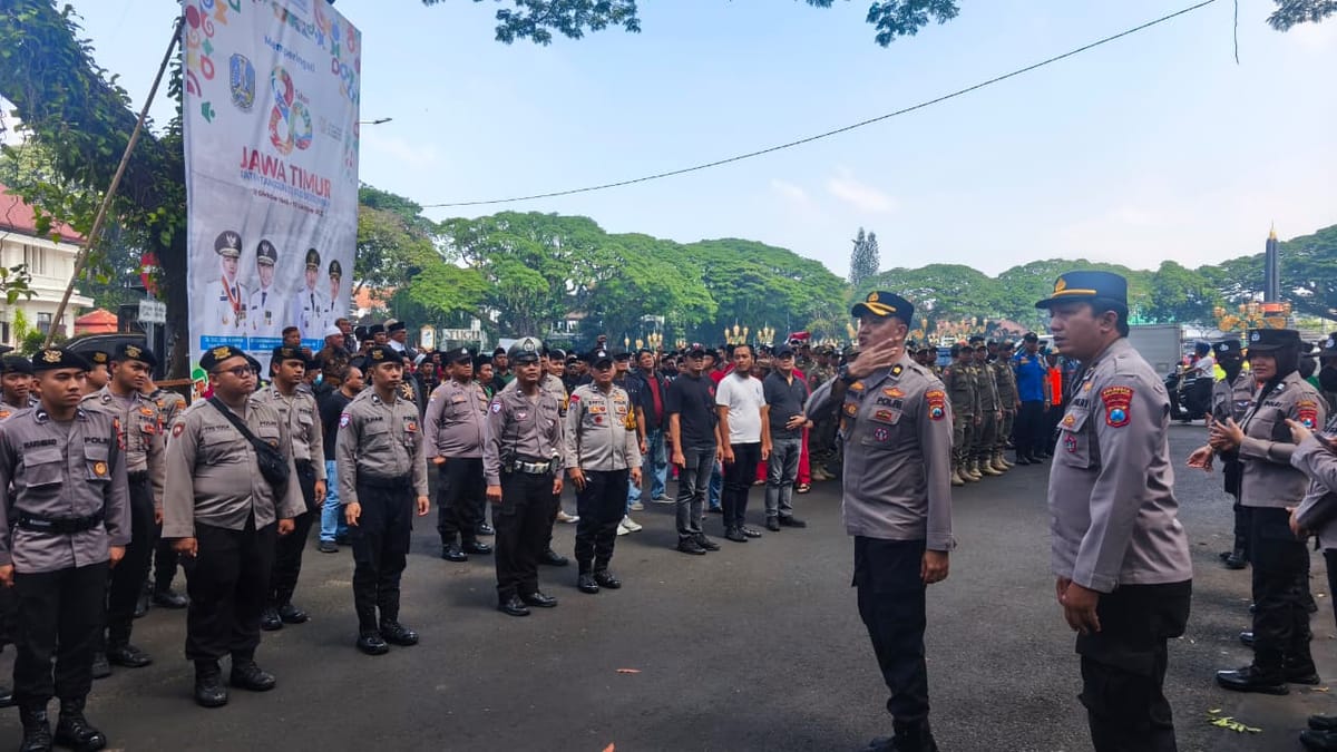 Polisi dan santri kompak, aksi malang menggugat berjalan damai dan