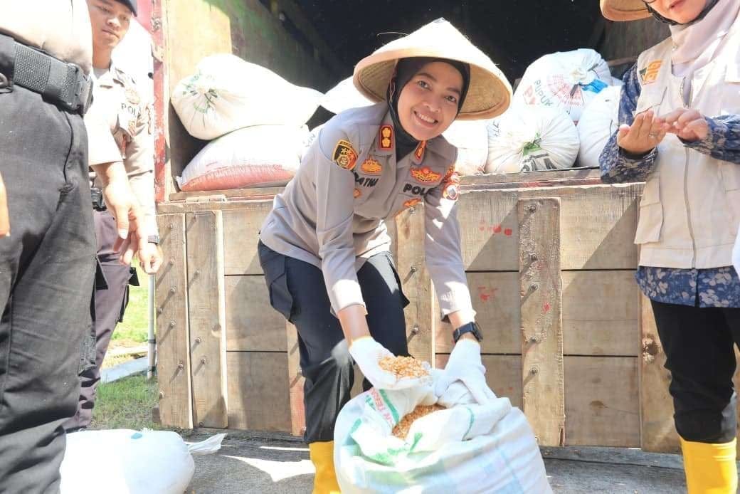 Polres semarang gelar kegiatan tanam jagung di desa kesongo