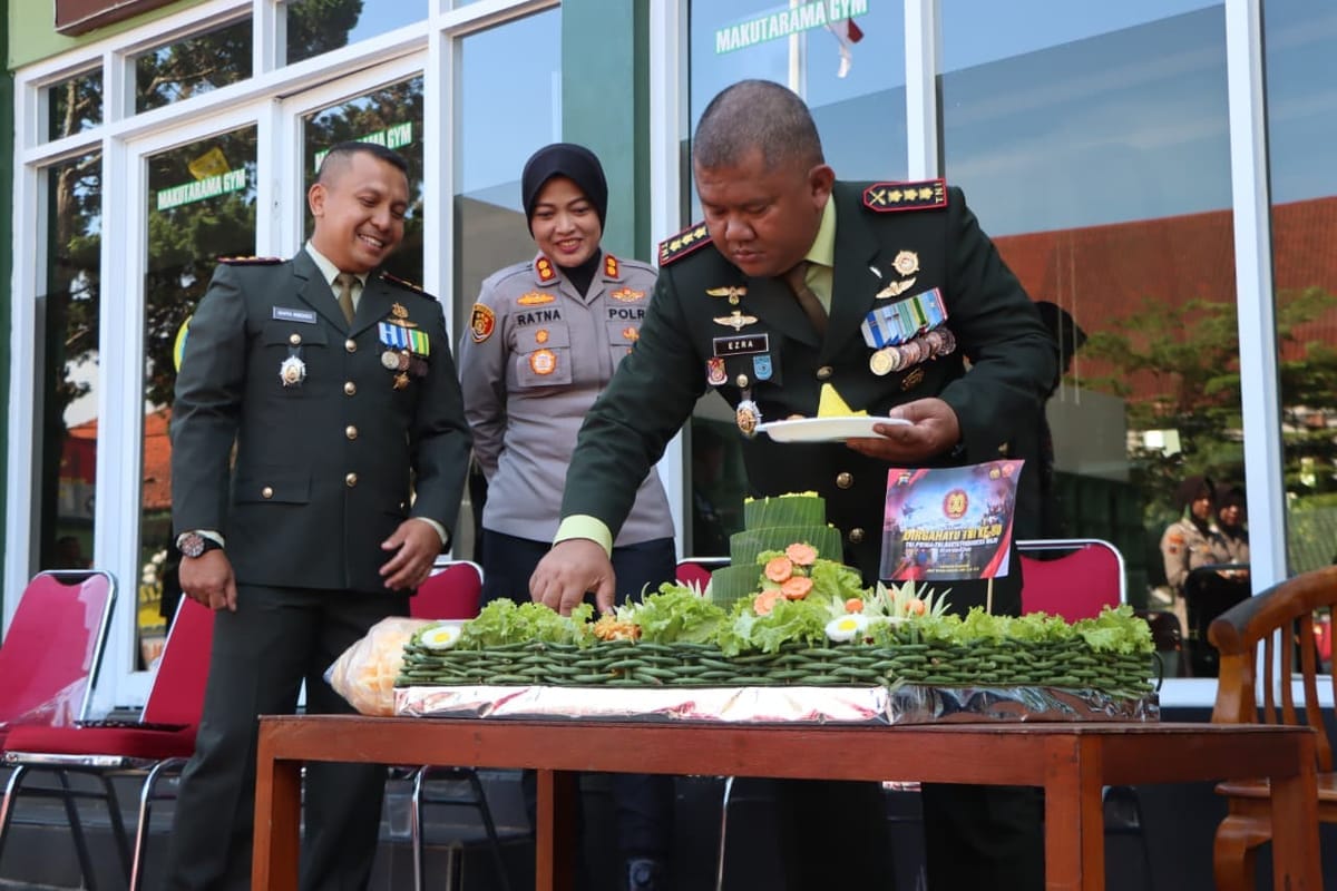 Polres semarang tunjukkan soliditas dengan tni di peringatan hut ke 80