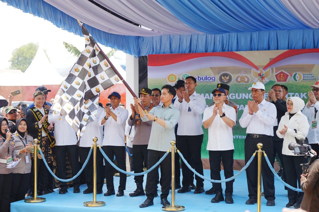 Polri lepas 1.268 ton jagung ke bulog usai tanam serentak