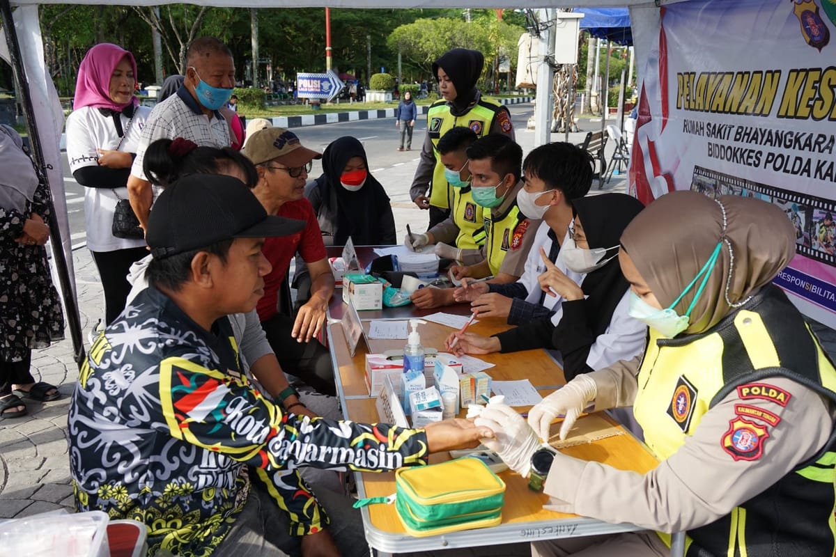 Rumkit bhayangkara polda kalteng gelar pemeriksaan kesehatan gratis di cfd