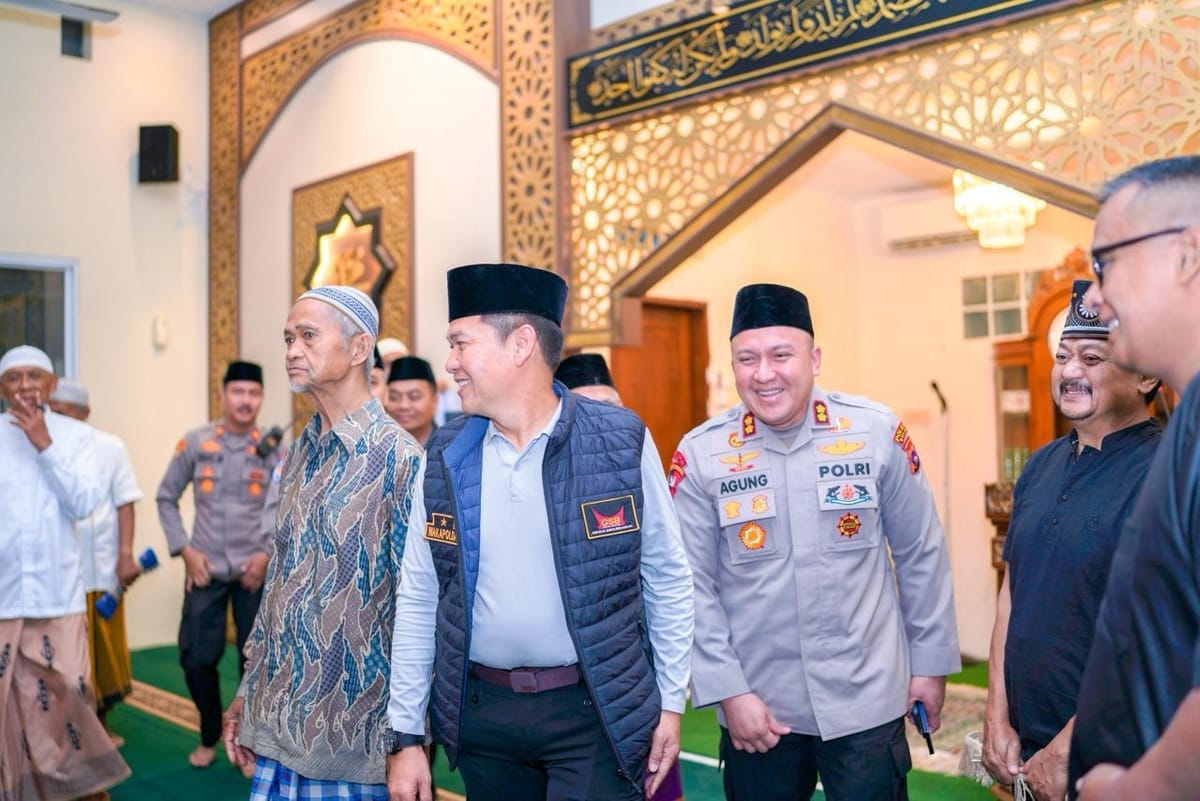 Tebar kedamaian di waktu subuh, brigjen pol solihin ajak warga