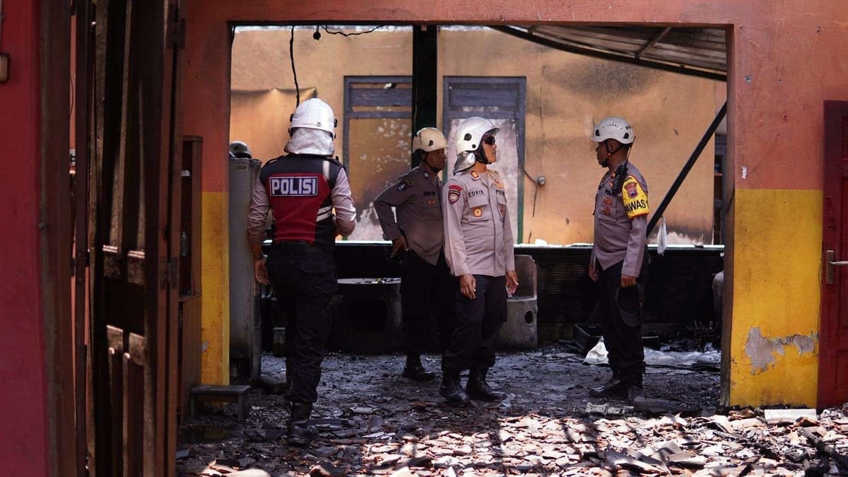 Toko kelontong di troketon dilalap api, satu orang terluka