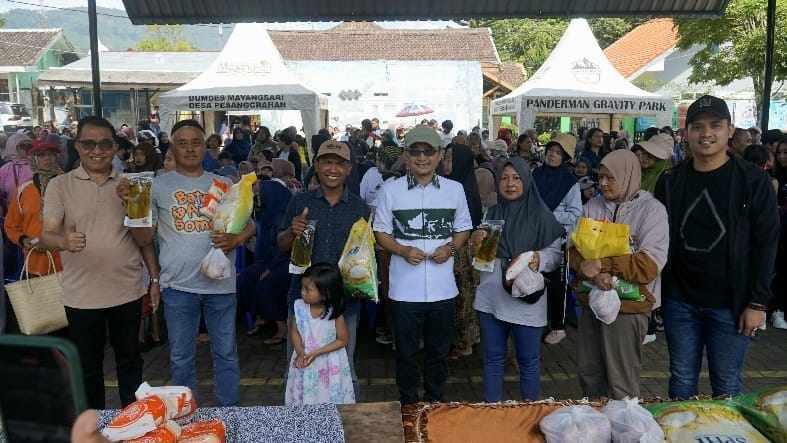 Warga malang raya antusias, ribuan paket sembako dari cak udin