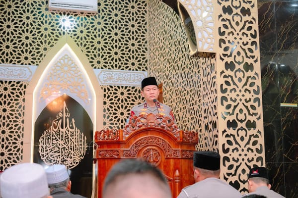 Gerakan subuh berjemaah di masjid al firdaus, wakapolda sumbar bangun kedekatan