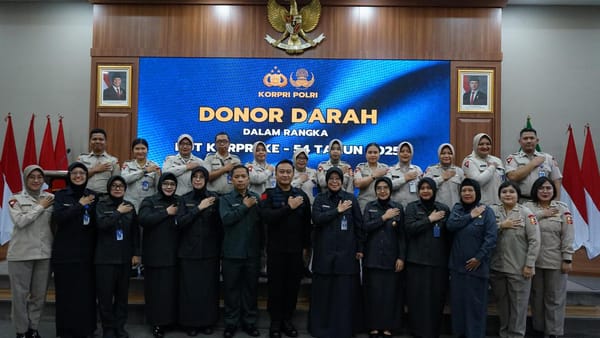 Kabid kesjas korbrimob pimpin donor darah sambut hut ke 54 korpri
