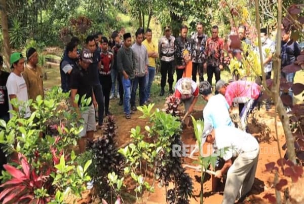 Polisi bongkar makam siswa sd di wonosobo, diduga tewas karena