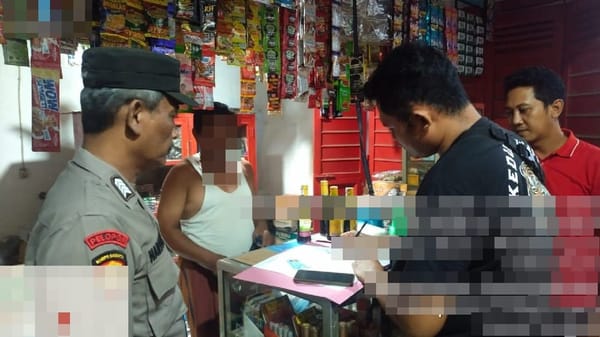 Polsek karangdadap sita puluhan botol miras dari dua lokasi