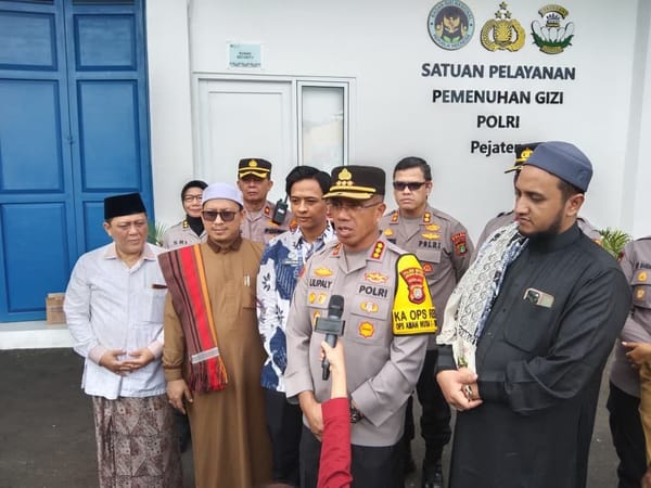 Tinjau sppg polri pejaten, kapolres jaksel pastikan produksi sesuai standar