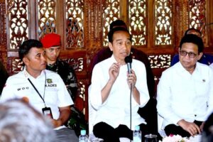 Temui Kepala Desa se-Banjarnegara, Jokowi Bahas Dana Desa