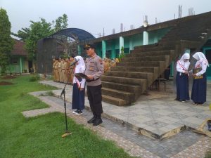 Polsek Mandiraja Jajaran Polres Banjarnegara Ajak Siswa SMPN 2 Tak Pakai Knalpot Brong