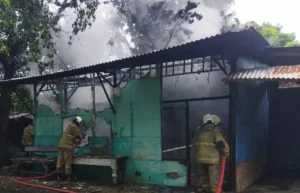 Cerita 2 Bocah Diselamatkan dari Rumah Terbakar di Kalibanteng Semarang