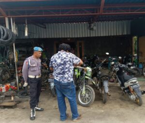 Sosialisasi Larangan Knalpot Brong Polsek Bulu Rembang Sasar Bengkel Motor