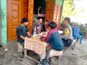 Bhabinkamtibmas Polres Humbahas, Berikan Himbauan Humanis Jelang Pemilu