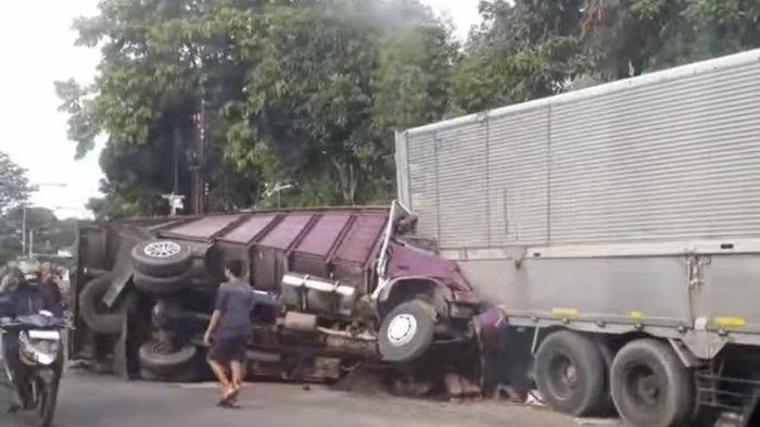 Kecelakaan Melibatkan Dua Truk Dan Satu Mobil Di Bawen