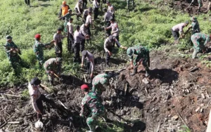 Cegah Banjir, Polres dan Kodim 0726/Sukoharjo Bersihkan Sungai Siluwur