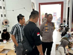 Pantau Proses Pelipatan Surat Suara di KPU, Wakapolres Lamandau Pastikan Keamanan