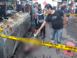 Polsek Pati Olah TKP Penemuan Orang Meninggal Mendadak di Pasar Puri