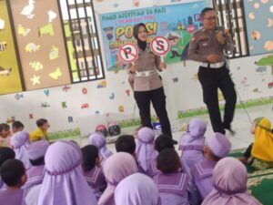 Polisi Sahabat Anak, Satlantas Polresta Pati Berikan Edukasi Tertib Berlalu lintas Sejak Dini