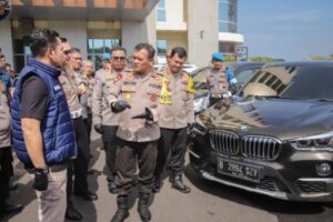 Polda Jateng Tangkap Komplotan Penjual Puluhan Mobil Bodong