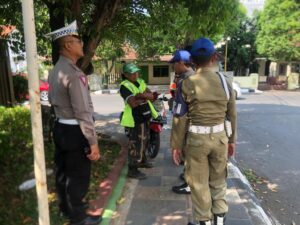 Kasat Lantas Himbau Pak Ogah di Pati untuk Berhenti Aktifitas Mengatur Lalu Lintas