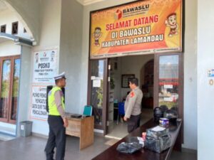 Jaga Keamanan di Kantor KPU dan Bawaslu, Personel OMB Polres Lamandau Lakukan PAM