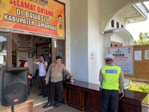 PAM di Kantor KPU dan Bawaslu, Personel OMB Polres Lamandau Cegah Gangguan