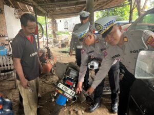 Sosialisasi Larangan Knalpot Brong, Satlantas Polresta Pati Sasar Penjual Knalpot di Bumiayu Wedarijaksa