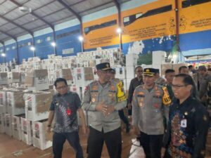 Wakapolda Kalteng Cek Langsung Keamanan Di Gudang Logistik KPU Kapuas