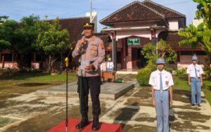 Siswa SMKN 5 Ikuti Edukasi Dukung Jateng Zero Knalpot Brong dari Kapolsek Bulu