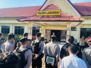 Anggota Polres Lamandau Terima Arahan Kapolres saat Jam Pimpinan