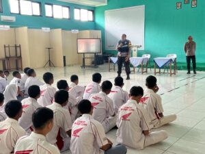 Sambang SMK N 1, Polsek Cluwak Sosialisasikan Larangan Knalpot Brong