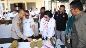 Kontes Durian di Lamandau Promosikan Durian Lokal