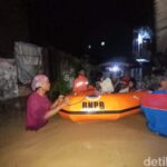 Banjir Melanda Tiga Desa Di Wilayah Kecamatan Ketanggungan Kabupaten Brebes Akibat Meluapnya Sungai Babakan Jumat 512024 Dini 1 43