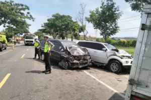 Laka Lantas Karambol di Pantura Lasem Libatkan 3 Mobil, Salah Satu Korban Pejabat Kejaksaan