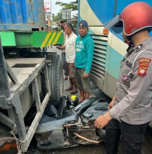 Korbankan Motor Sendiri Untuk Ganjal Bus Damri, Begini Aksi Heroik Bripda Novandro