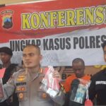 Kapolresta Magelang Kombes Mustofa Menunjukkan Barang Bukti 0k2s