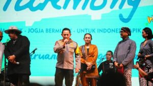 Kapolri Ajak Warga Jaga Persatuan-Kesatuan saat Hadiri Acara Jogja Asik