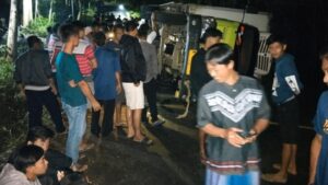 Kecelakaan di Tunggangan Wonogiri, Truk Isi Daging Beku Terguling