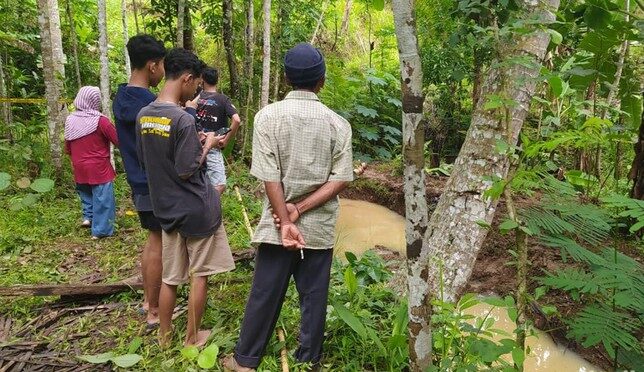 Lokasi Penemuan Mayat Korban Andriyani 50 Di Kolam Yang Berada Di Dusun Karanganyar Desa Krasak Kecamatan Salaman Kabupaten Ma 169